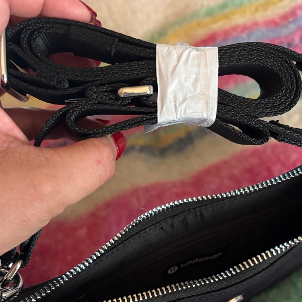lululemon athletica Classic Black Shoulder Bag - Picture 7 of 7